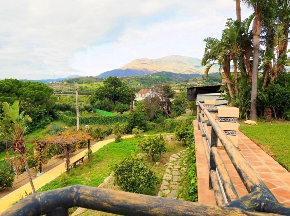 Chalet de 5 habitaciones en Estepona en venta - 2.300.000 € (Ref: 9363988)