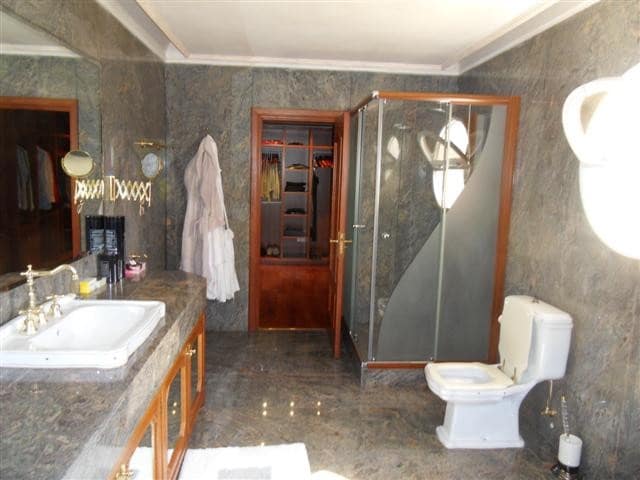 Chalet de 8 habitaciones en La Quinta en venta - 7.900.000 € (Ref: 9363997)