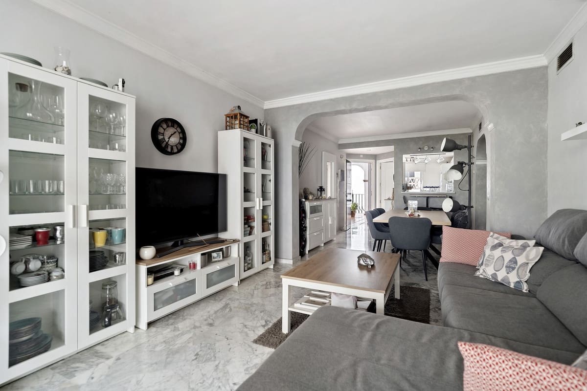 2 bedroom Apartment for sale in Mijas Golf - € 340,000 (Ref: 9364000)