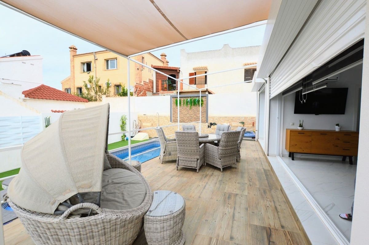 5 bedroom Villa for sale in Villamartin - € 485,000 (Ref: 9364001)