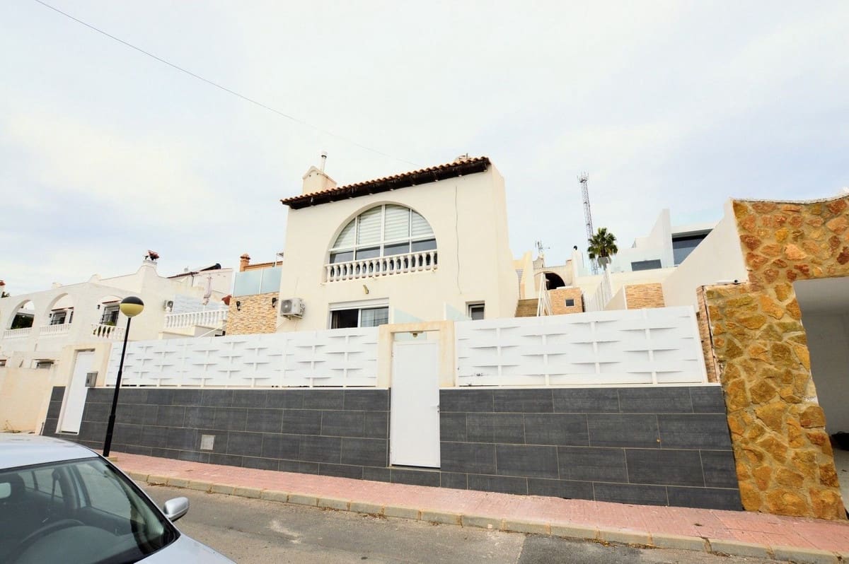 5 bedroom Villa for sale in Villamartin - € 485,000 (Ref: 9364001)