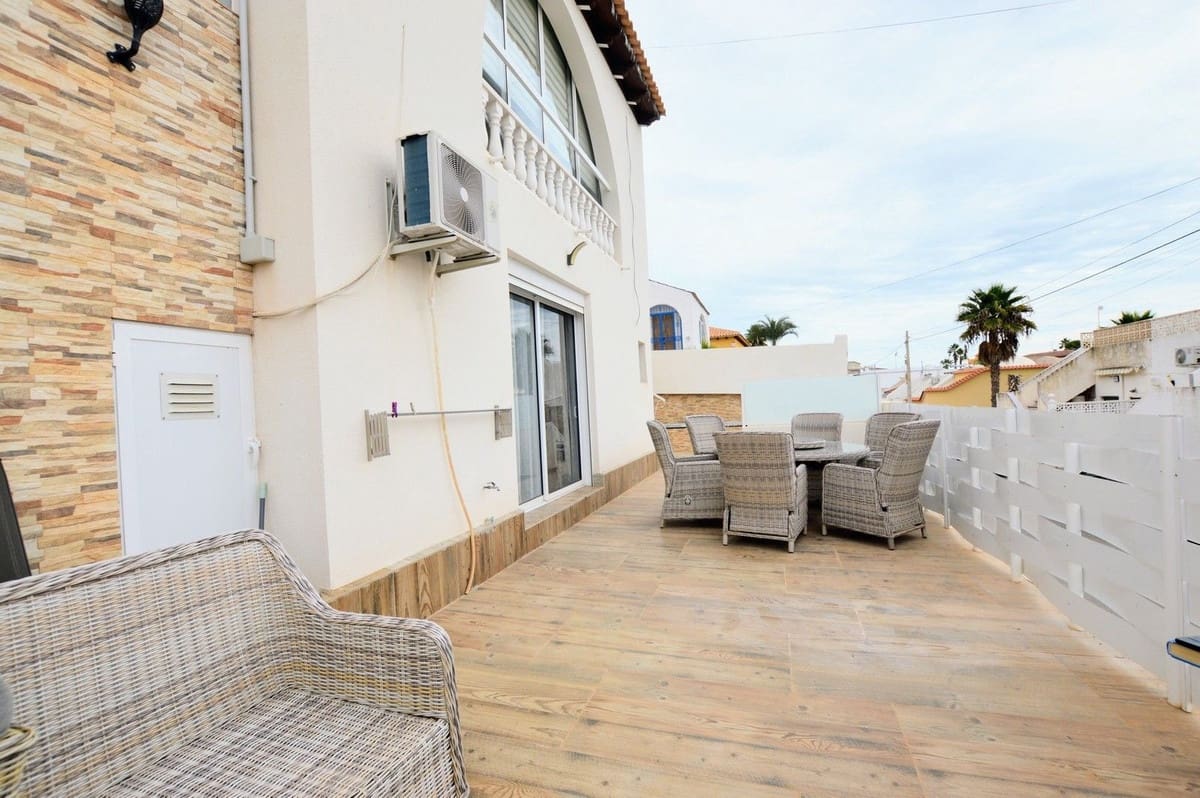 5 bedroom Villa for sale in Villamartin - € 485,000 (Ref: 9364001)