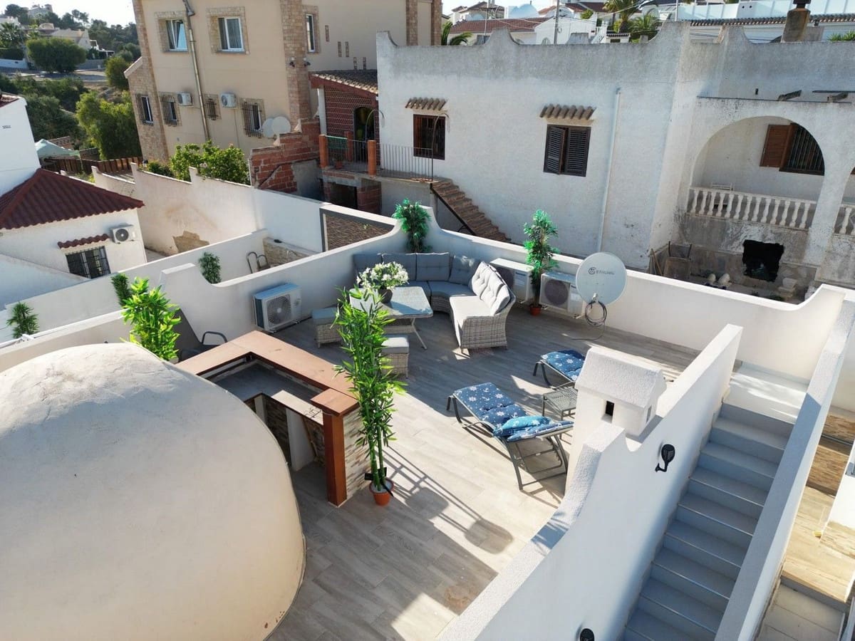 5 bedroom Villa for sale in Villamartin - € 485,000 (Ref: 9364001)