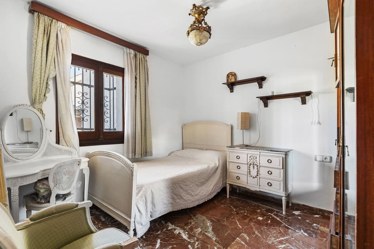 8 sovrum Villa till salu i Malaga stad - 1 650 000 € (Ref: 9364006)