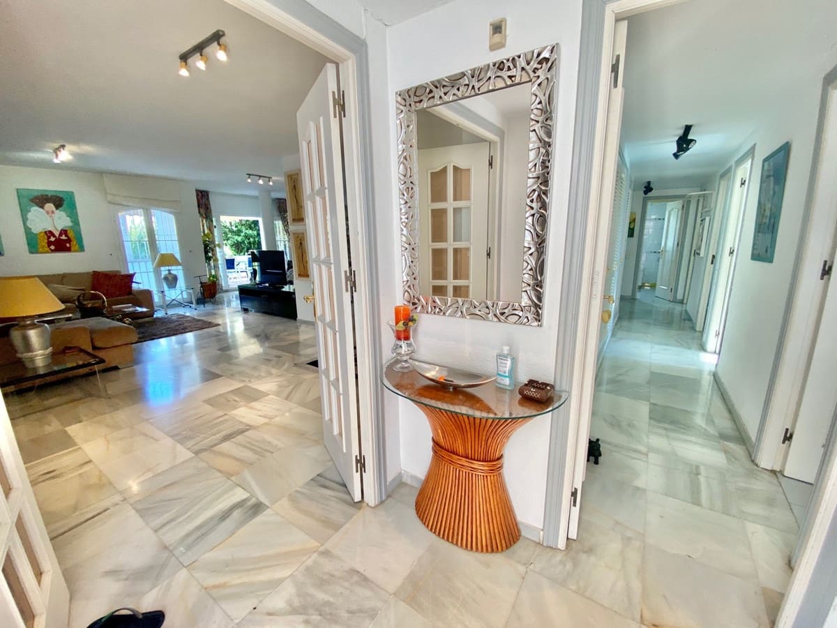 5 Zimmer Apartment zu verkaufen in Marbella - 740.000 € (Ref: 9364007)