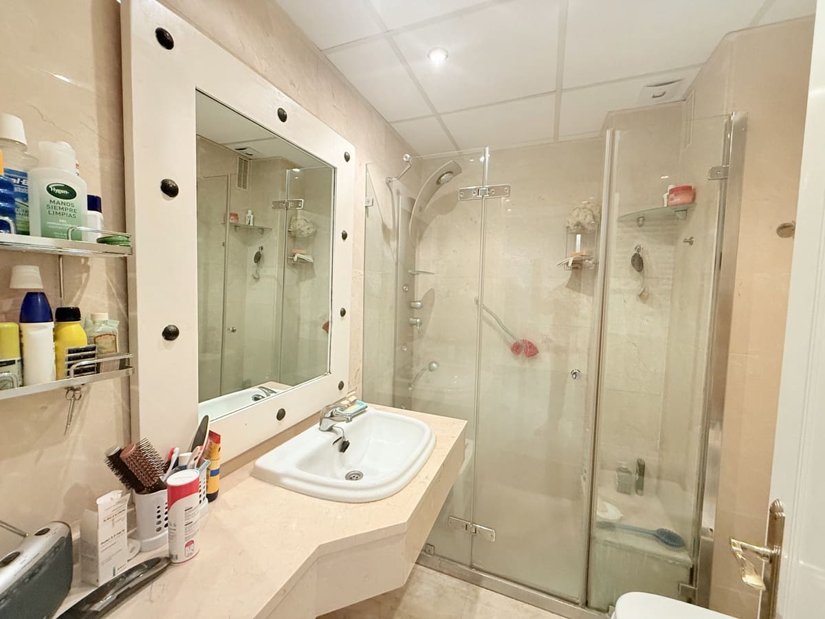 Ático de 4 habitaciones en Golden Mile en venta - 1.500.000 € (Ref: 9364010)