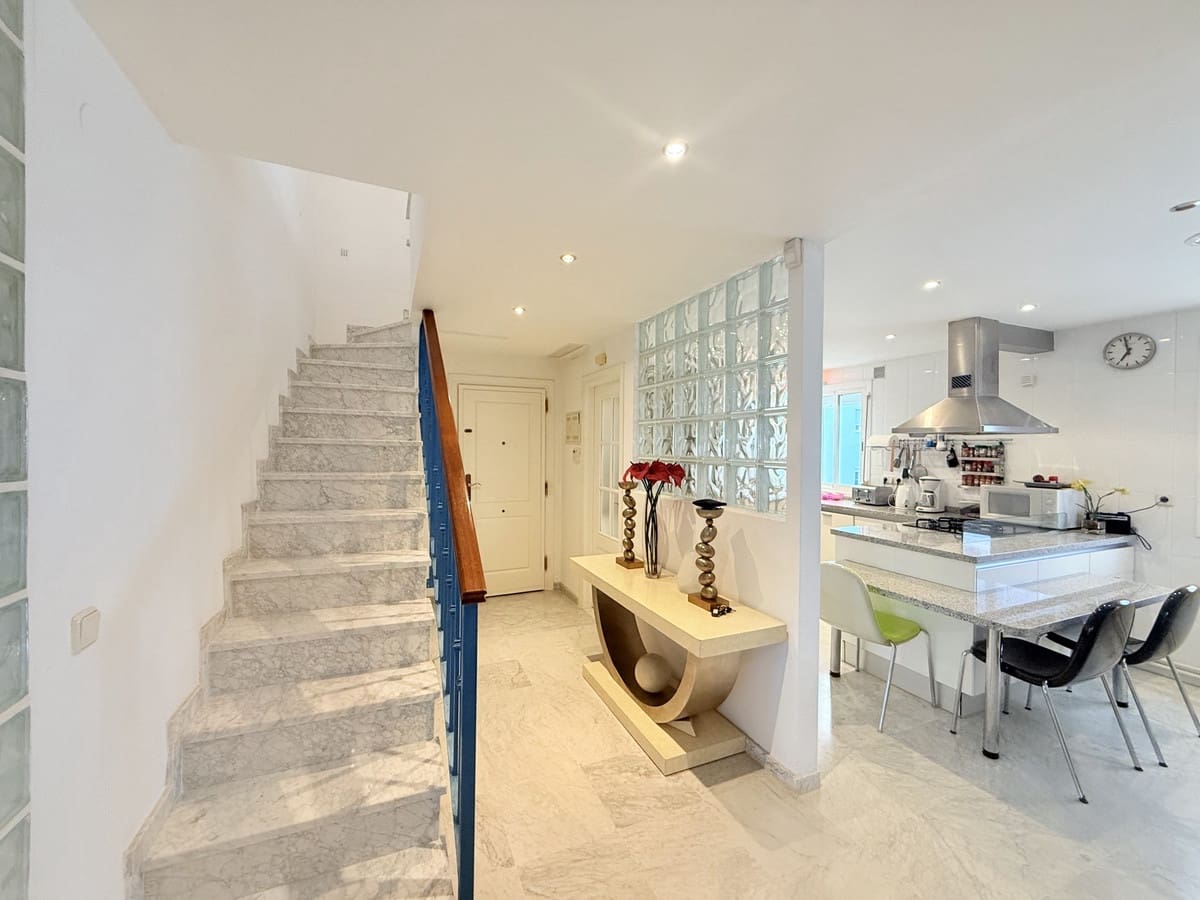 Ático de 4 habitaciones en Golden Mile en venta - 1.500.000 € (Ref: 9364010)