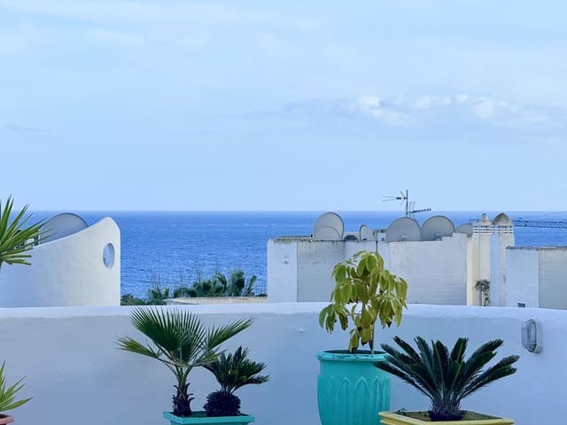 Ático de 4 habitaciones en Golden Mile, Marbella en venta - 1.500.000 € (Ref: 9364010)