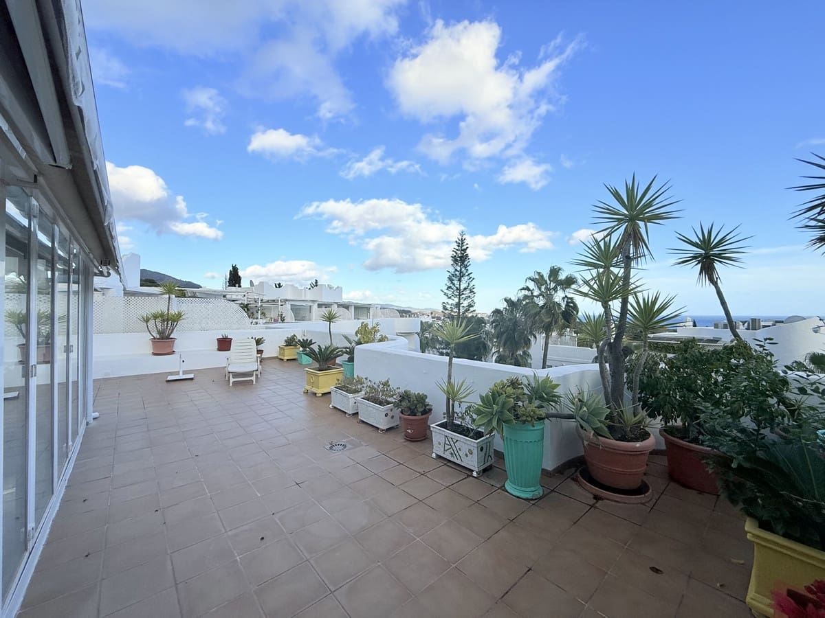 Ático de 4 habitaciones en Golden Mile en venta - 1.500.000 € (Ref: 9364010)