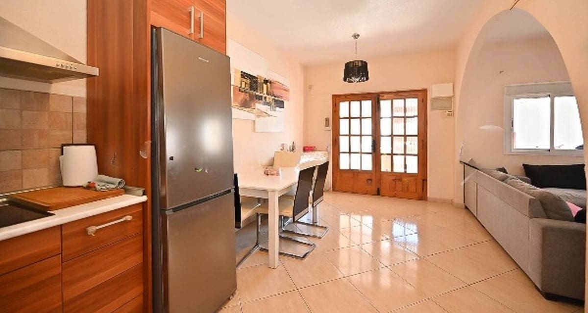 2 makuuhuone Huvila myytävänä paikassa Los Balcones - 282 000 € (Ref: 9364013)