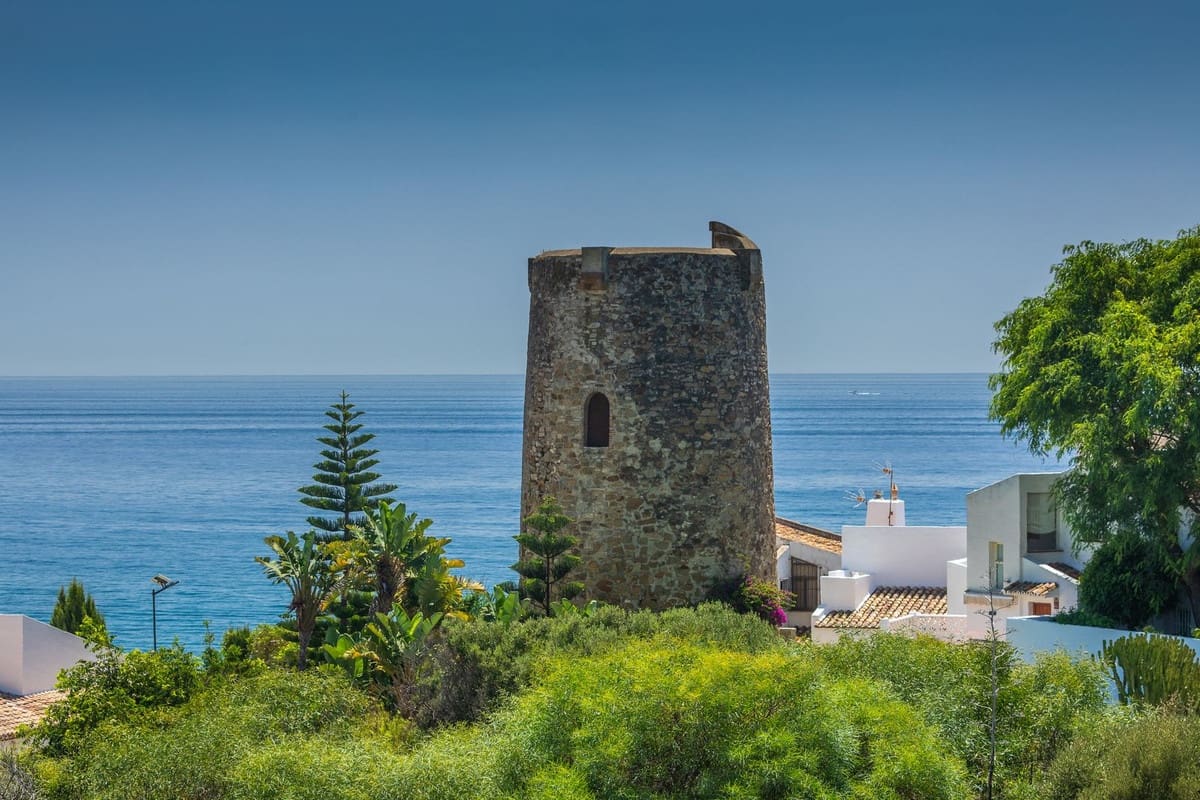 2 bedroom Semi-detached Villa for sale in Bahia Dorada - € 610,000 (Ref: 9364020)