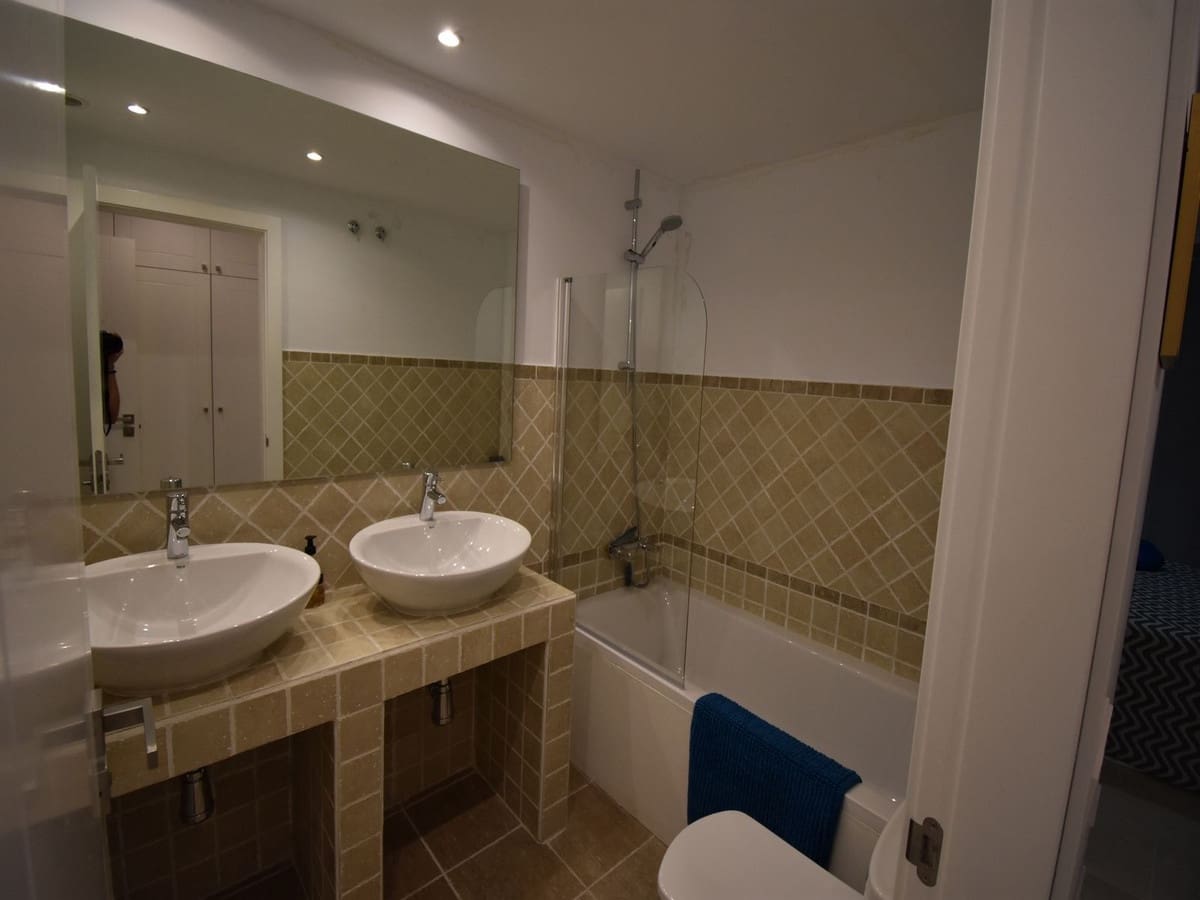 2 quarto Apartamento para venda em Estepona - 365 000 € (Ref: 9364021)