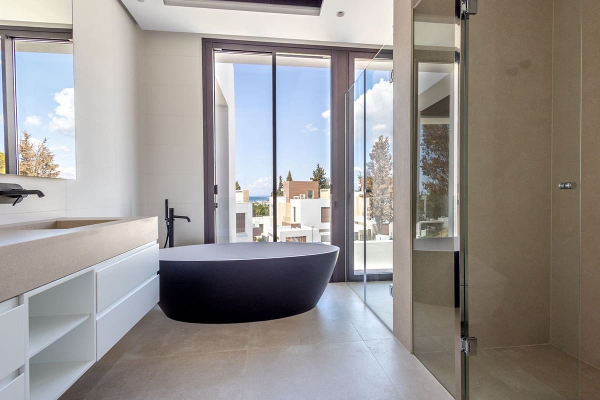 4 bedroom Villa for sale in Golden Mile - € 4,200,000 (Ref: 9364028)