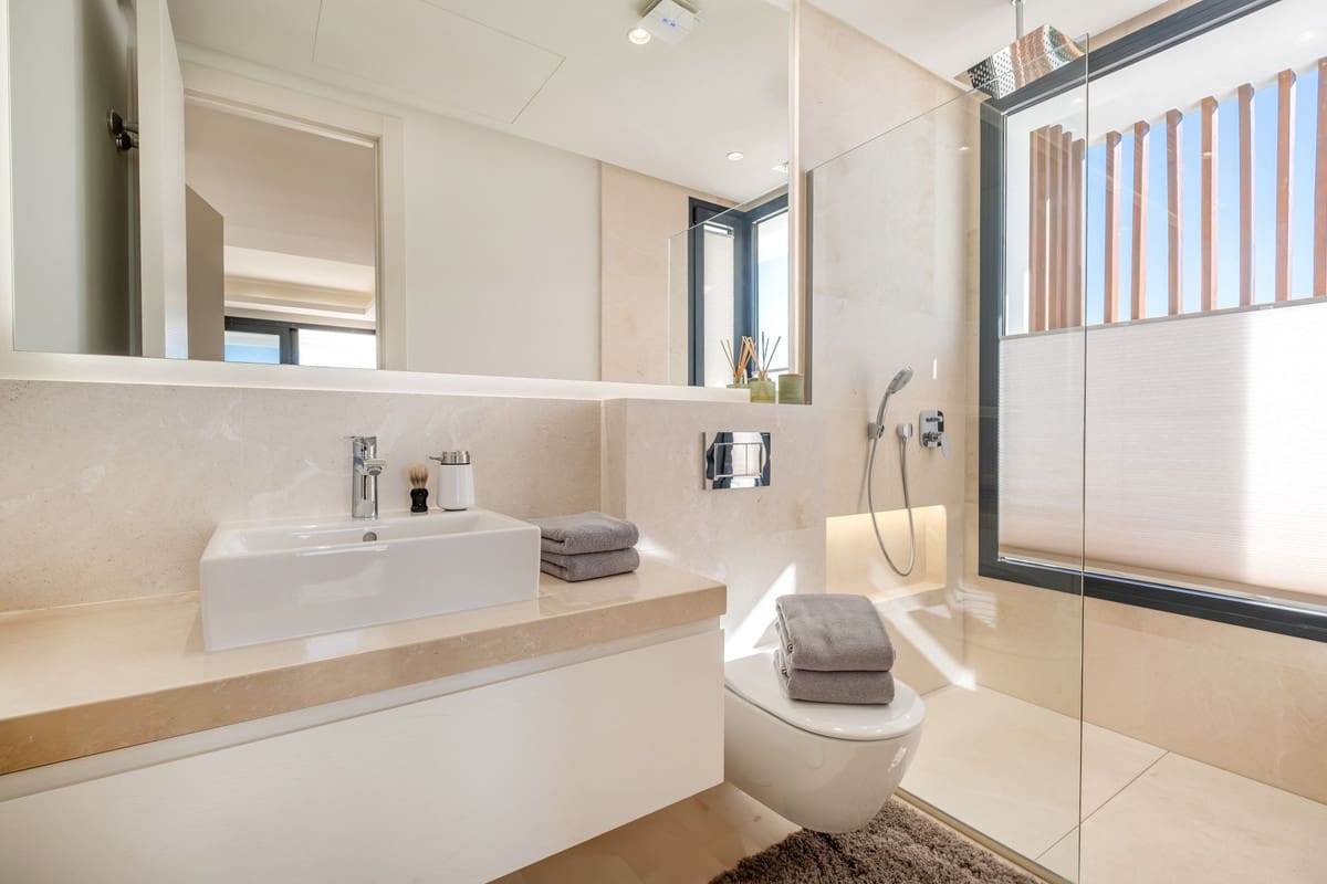 6 makuuhuone Huvila myytävänä paikassa El Paraiso - 2 950 000 € (Ref: 9364034)