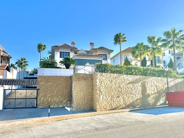 5 bedroom Villa for sale in La Cala Golf, Mijas - € 1,650,000 (Ref: 9364035)