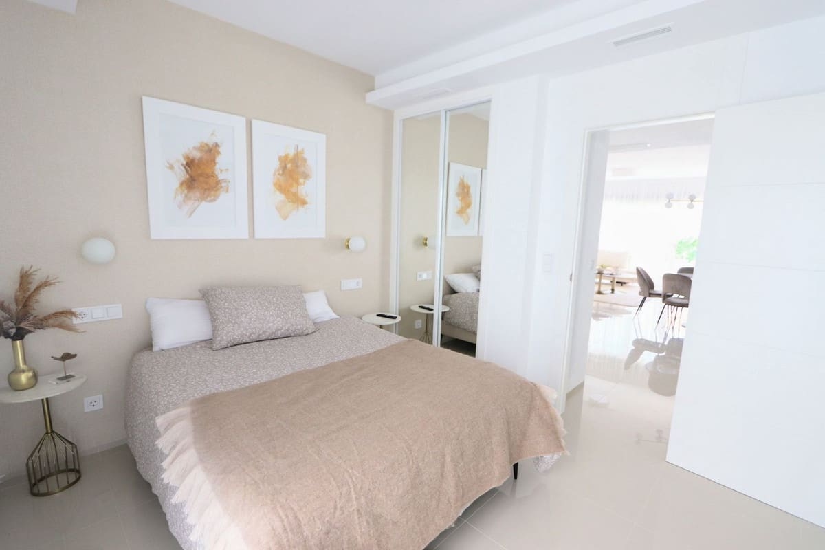 Chalet de 4 habitaciones en Los Alcázares en venta - 650.000 € (Ref: 9364036)