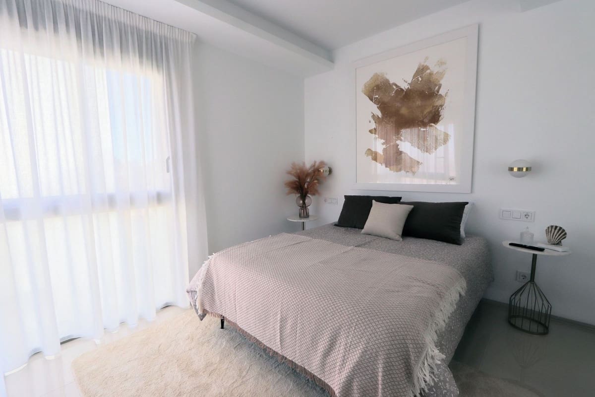 Chalet de 4 habitaciones en Los Alcázares en venta - 650.000 € (Ref: 9364036)