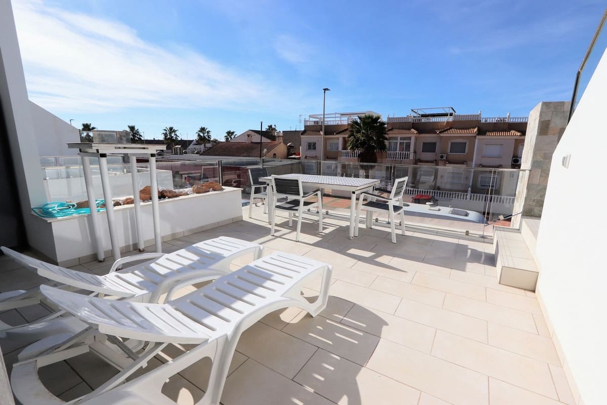 Chalet de 4 habitaciones en Los Alcázares en venta - 650.000 € (Ref: 9364036)
