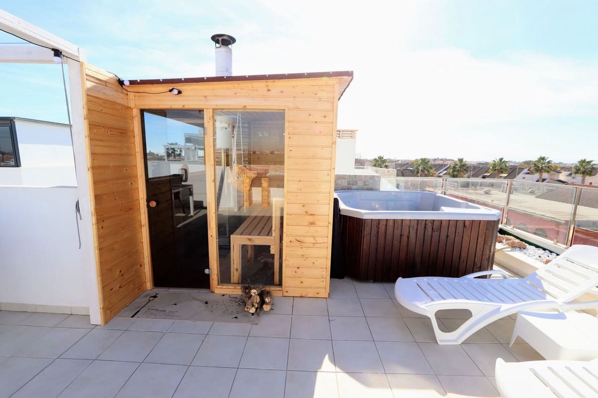 Chalet de 4 habitaciones en Los Alcázares en venta - 650.000 € (Ref: 9364036)