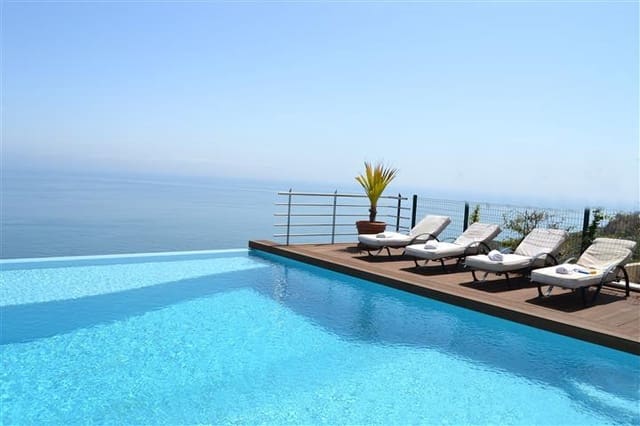 Chalet de 5 habitaciones en La Duquesa / Puerto de la Duquesa, Manilva en venta - 3.300.000 € (Ref: 9364037)