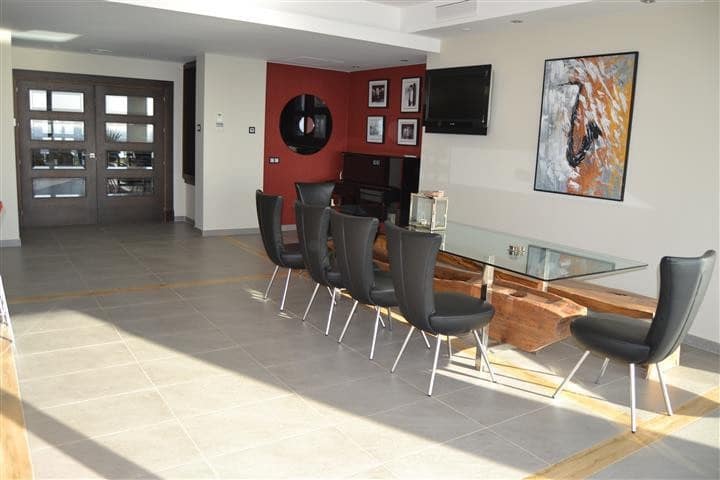 Chalet de 5 habitaciones en La Duquesa / Puerto de la Duquesa en venta - 3.300.000 € (Ref: 9364037)