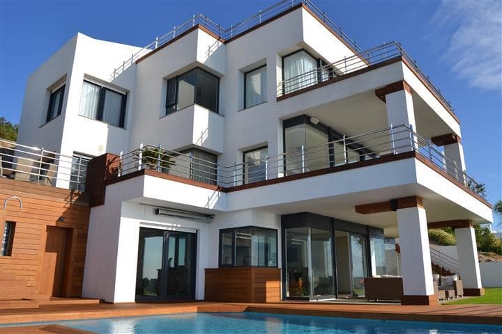 Chalet de 5 habitaciones en La Duquesa / Puerto de la Duquesa en venta - 3.300.000 € (Ref: 9364037)