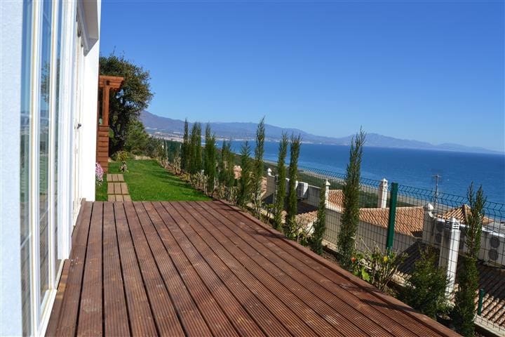 Chalet de 5 habitaciones en La Duquesa / Puerto de la Duquesa en venta - 3.300.000 € (Ref: 9364037)