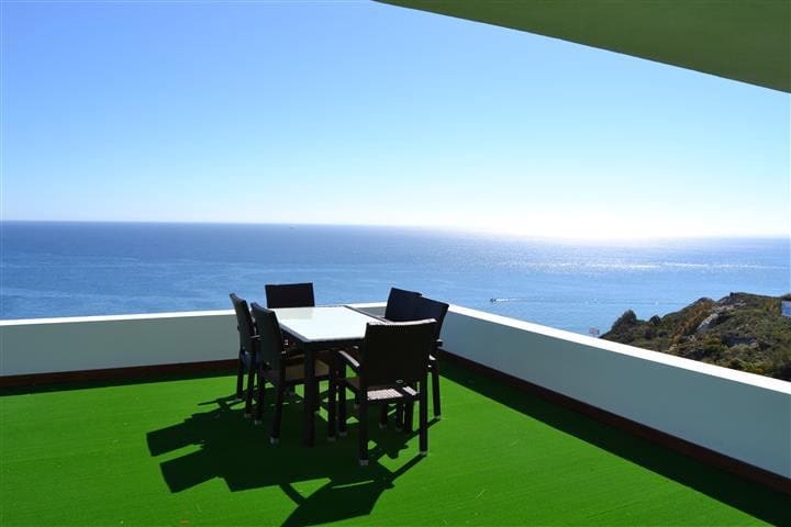 Chalet de 5 habitaciones en La Duquesa / Puerto de la Duquesa en venta - 3.300.000 € (Ref: 9364037)