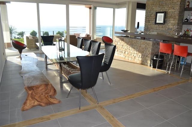 Chalet de 5 habitaciones en La Duquesa / Puerto de la Duquesa, Manilva en venta - 3.300.000 € (Ref: 9364037)