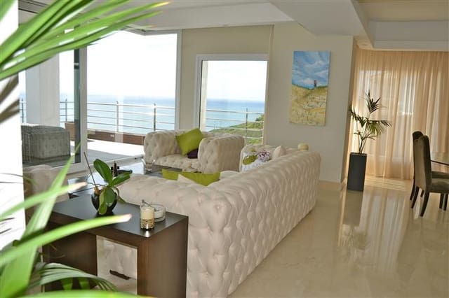 Chalet de 5 habitaciones en La Duquesa / Puerto de la Duquesa, Manilva en venta - 3.300.000 € (Ref: 9364037)