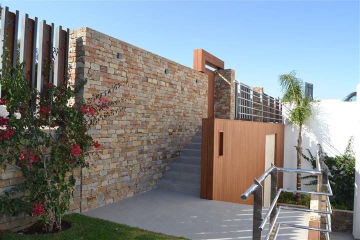 Chalet de 5 habitaciones en La Duquesa / Puerto de la Duquesa en venta - 3.300.000 € (Ref: 9364037)