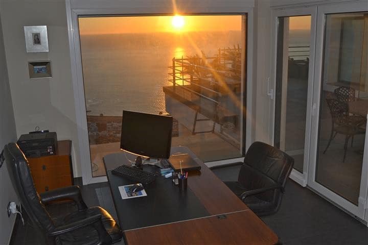 Chalet de 5 habitaciones en La Duquesa / Puerto de la Duquesa en venta - 3.300.000 € (Ref: 9364037)