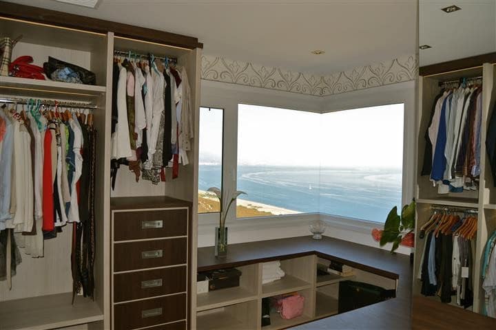 Chalet de 5 habitaciones en La Duquesa / Puerto de la Duquesa en venta - 3.300.000 € (Ref: 9364037)