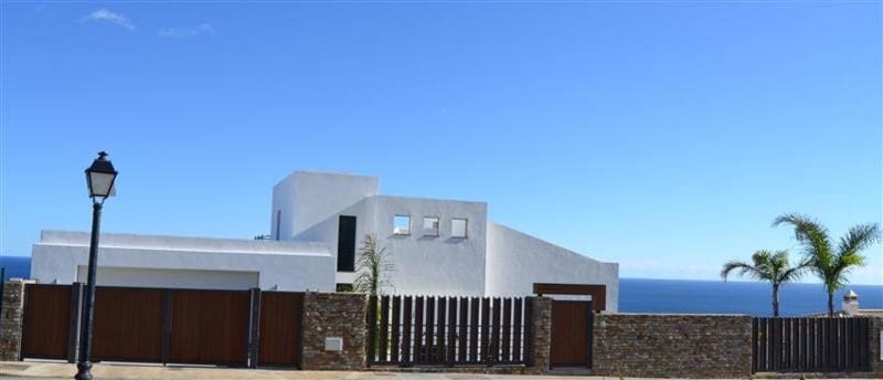 Chalet de 5 habitaciones en La Duquesa / Puerto de la Duquesa en venta - 3.300.000 € (Ref: 9364037)