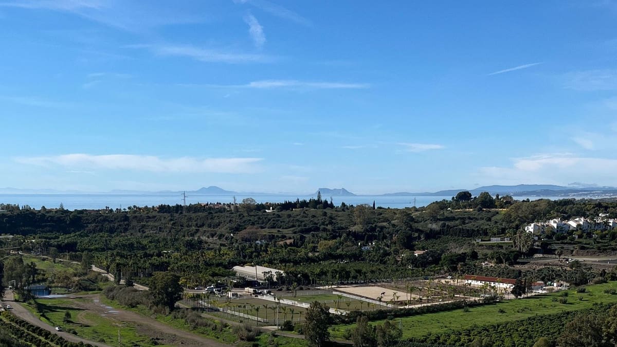 2 soverom Penthouse til salgs i Estepona med garasje - € 595 000 (Ref: 9364038)