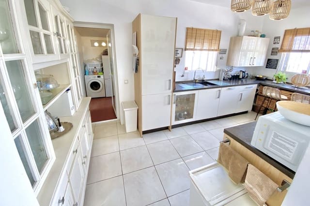 Chalet de 4 habitaciones en La Cala de Mijas, Mijas en venta - 779.950 € (Ref: 9364057)