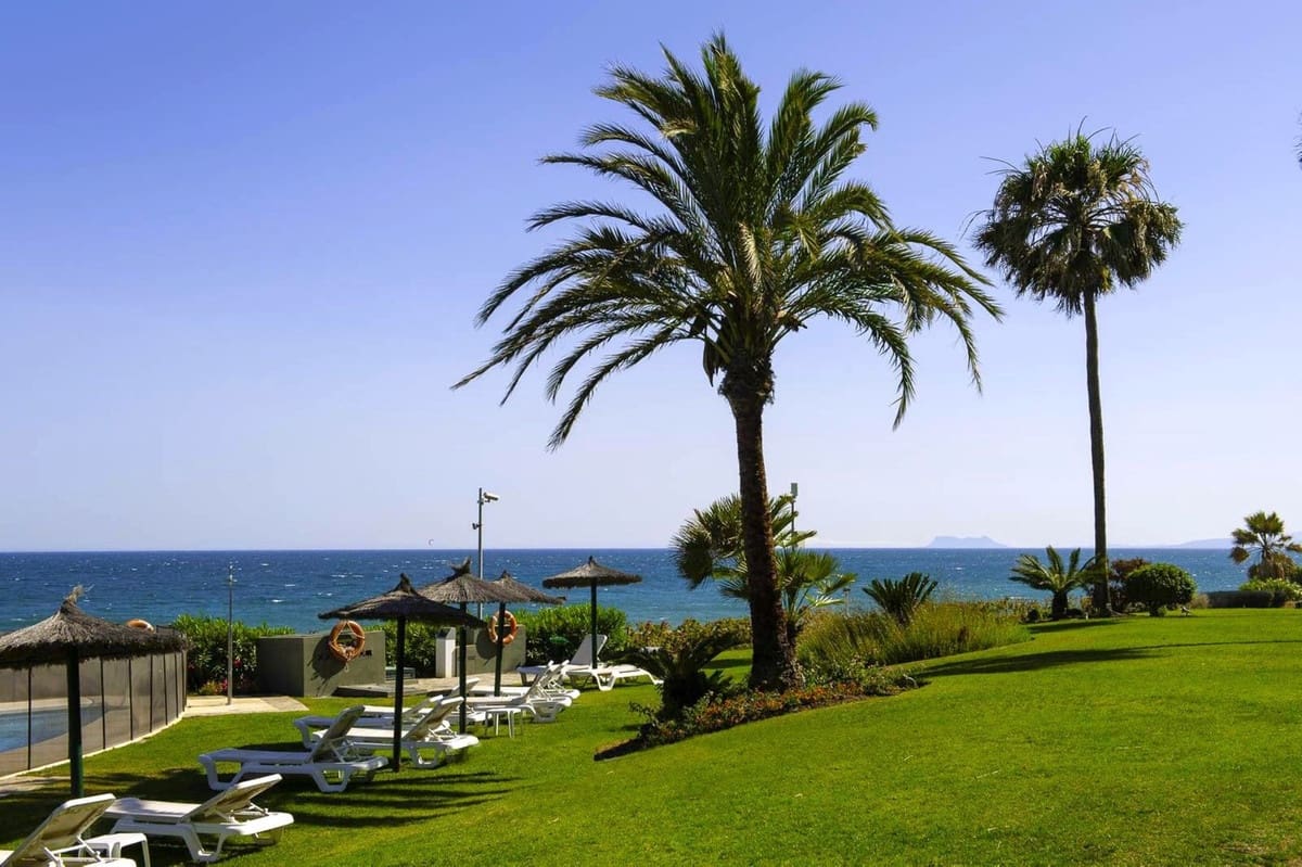 3 soverom Leilighet til salgs i Estepona med garasje - € 1 199 000 (Ref: 9364058)