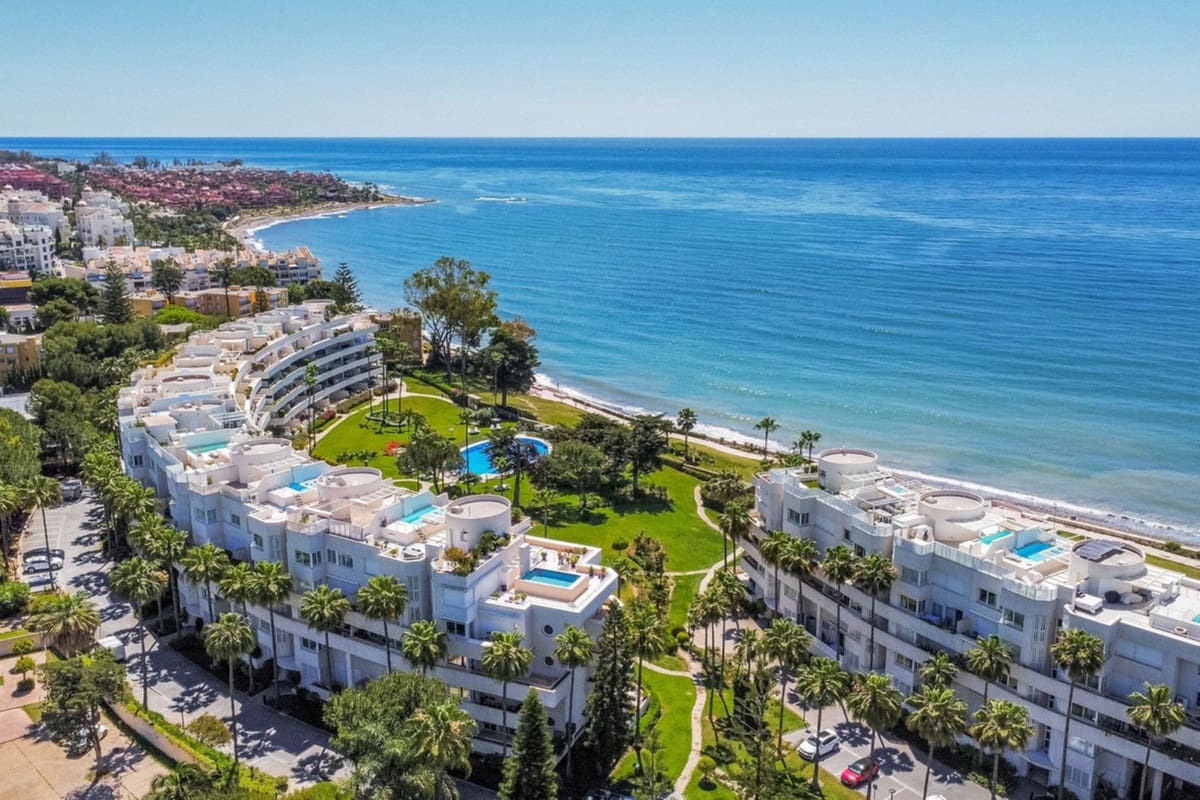 3 soverom Leilighet til salgs i Estepona med garasje - € 1 199 000 (Ref: 9364058)