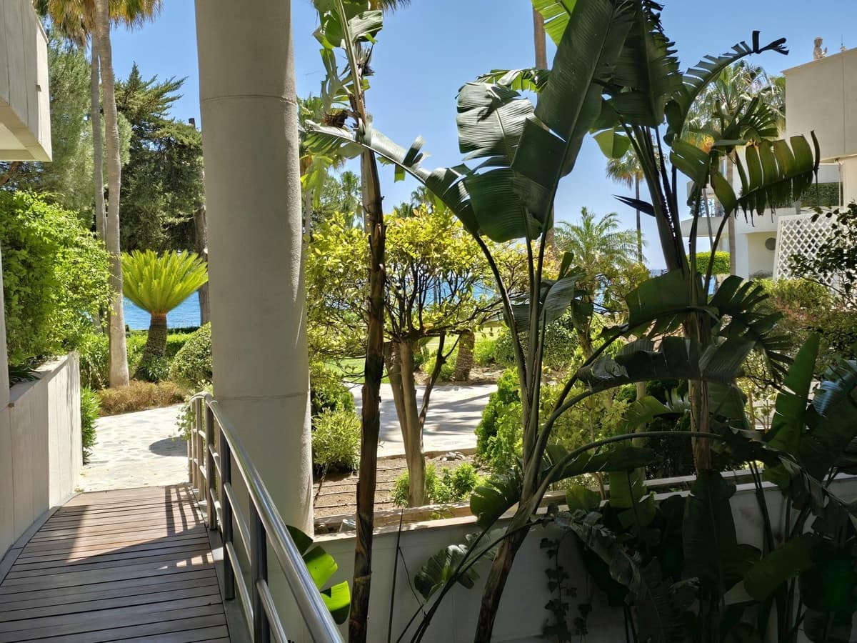 3 soverom Leilighet til salgs i Estepona med garasje - € 1 199 000 (Ref: 9364058)