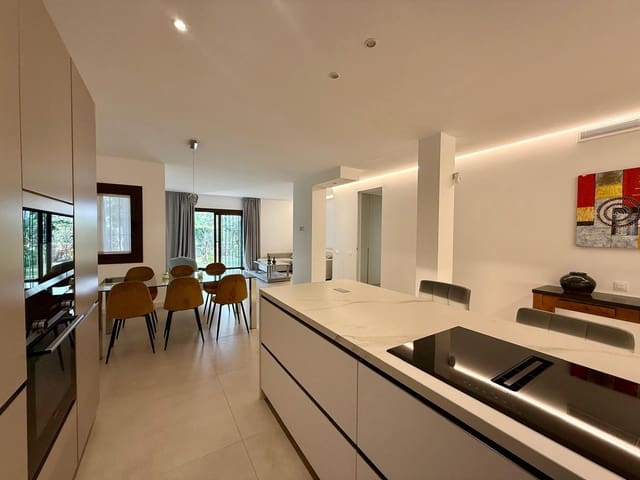 3 quarto Apartamento para venda em Puerto Banus, Marbella - 820 000 € (Ref: 9364059)