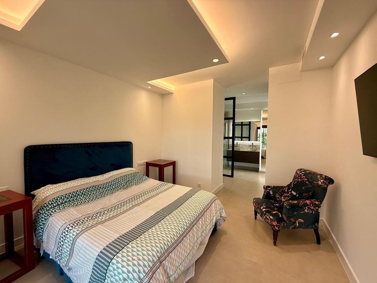 3 quarto Apartamento para venda em Nueva Andalucia - 820 000 € (Ref: 9364059)