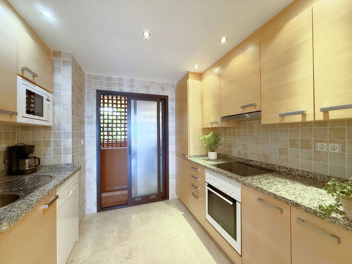 2 quarto Apartamento para venda em Estepona - 397 000 € (Ref: 9364062)