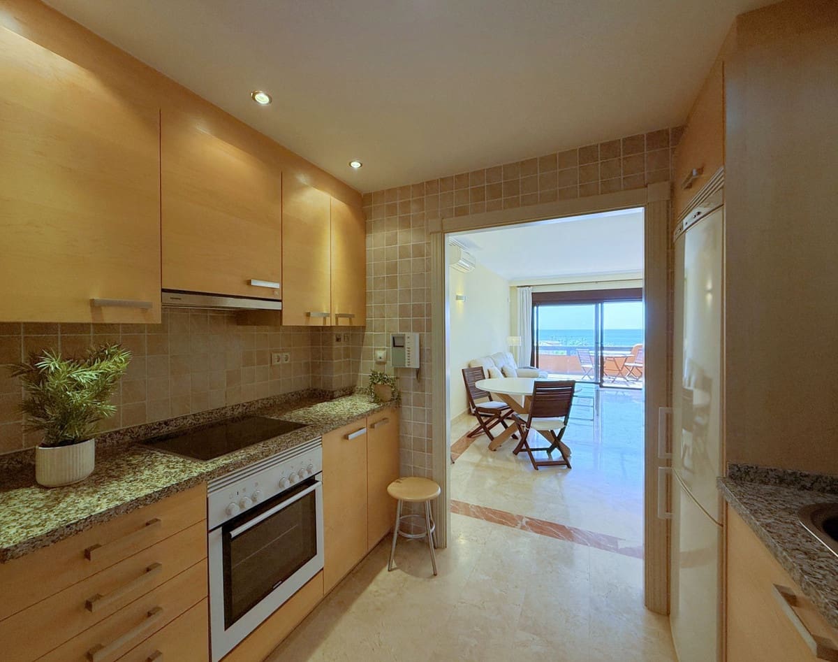 2 quarto Apartamento para venda em Estepona - 397 000 € (Ref: 9364062)