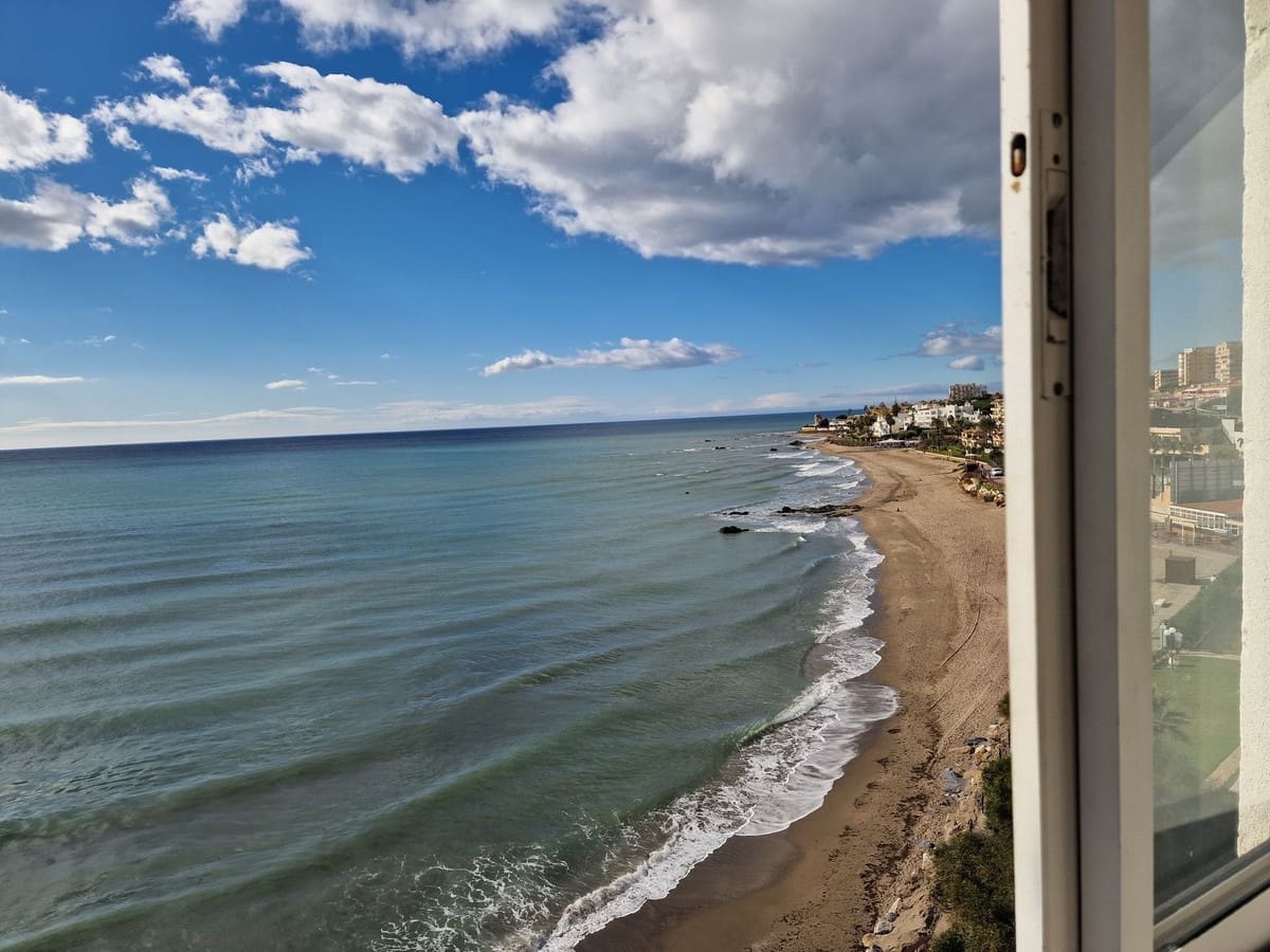 Beach Apartment for sale in Riviera del Sol - € 249,000 (Ref: 9364064)