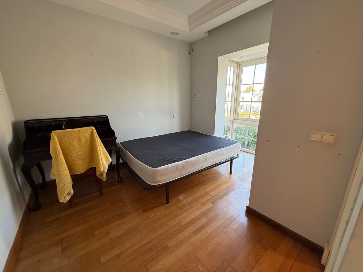 5 quarto Moradia para venda em Puerto Banus - 1 800 000 € (Ref: 9364070)