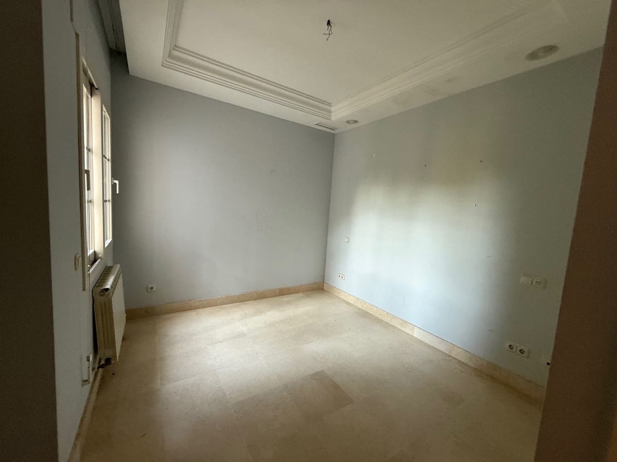 5 quarto Moradia para venda em Puerto Banus - 1 800 000 € (Ref: 9364070)