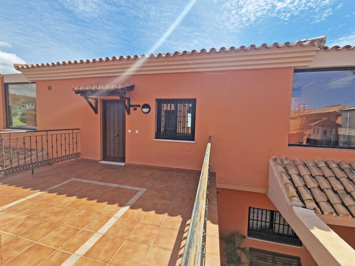 1 bedroom Penthouse for sale in Elviria with garage - € 299,000 (Ref: 9364072)