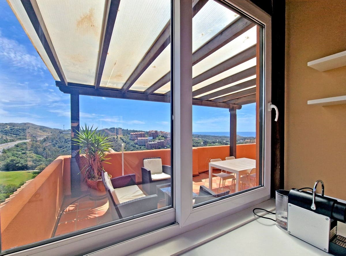 1 bedroom Penthouse for sale in Elviria with garage - € 299,000 (Ref: 9364072)