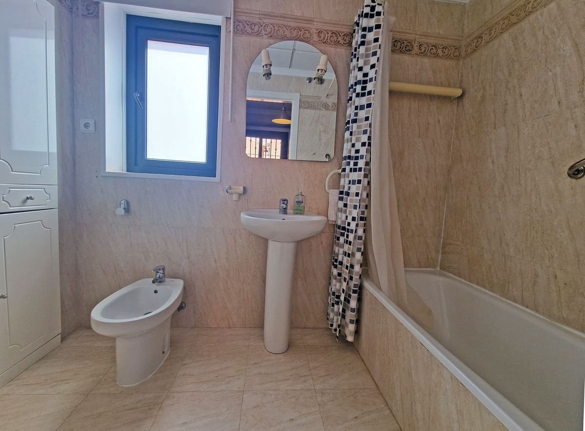 1 bedroom Penthouse for sale in Elviria with garage - € 299,000 (Ref: 9364072)