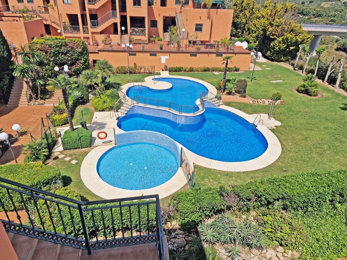 1 bedroom Penthouse for sale in Elviria with garage - € 299,000 (Ref: 9364072)